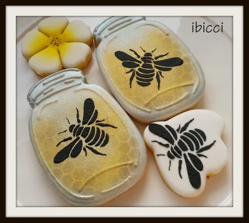Example - Mason honey jar, bee and flower cookies